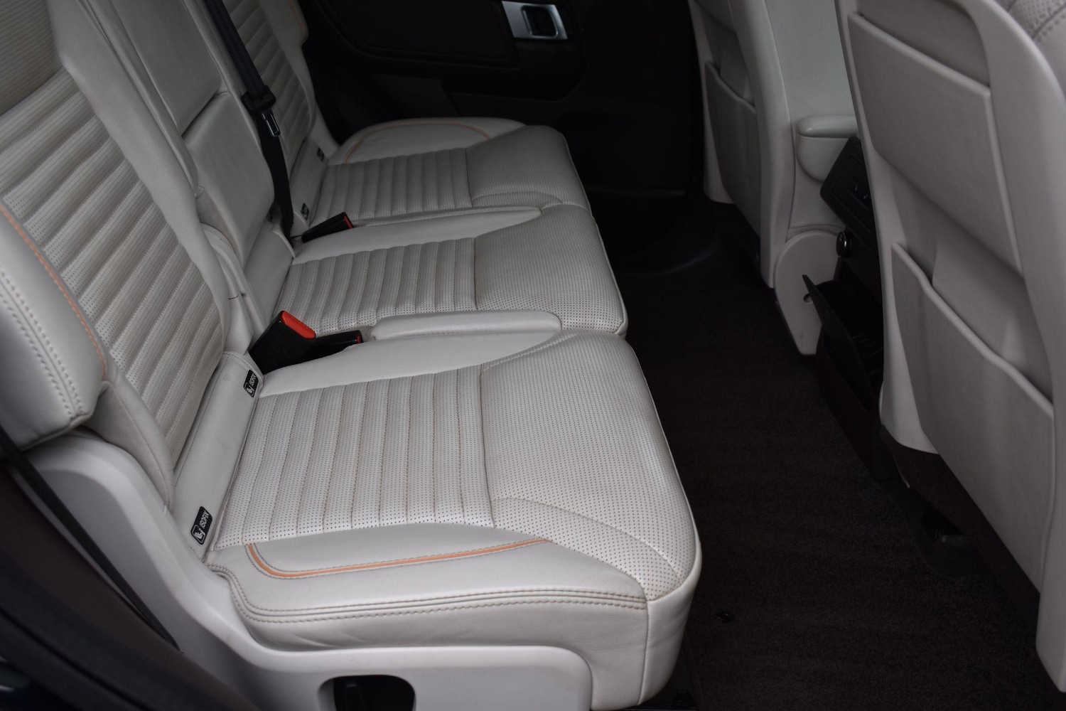 Used Land Rover Discovery 2017 for sale - 76953843: Photo 11