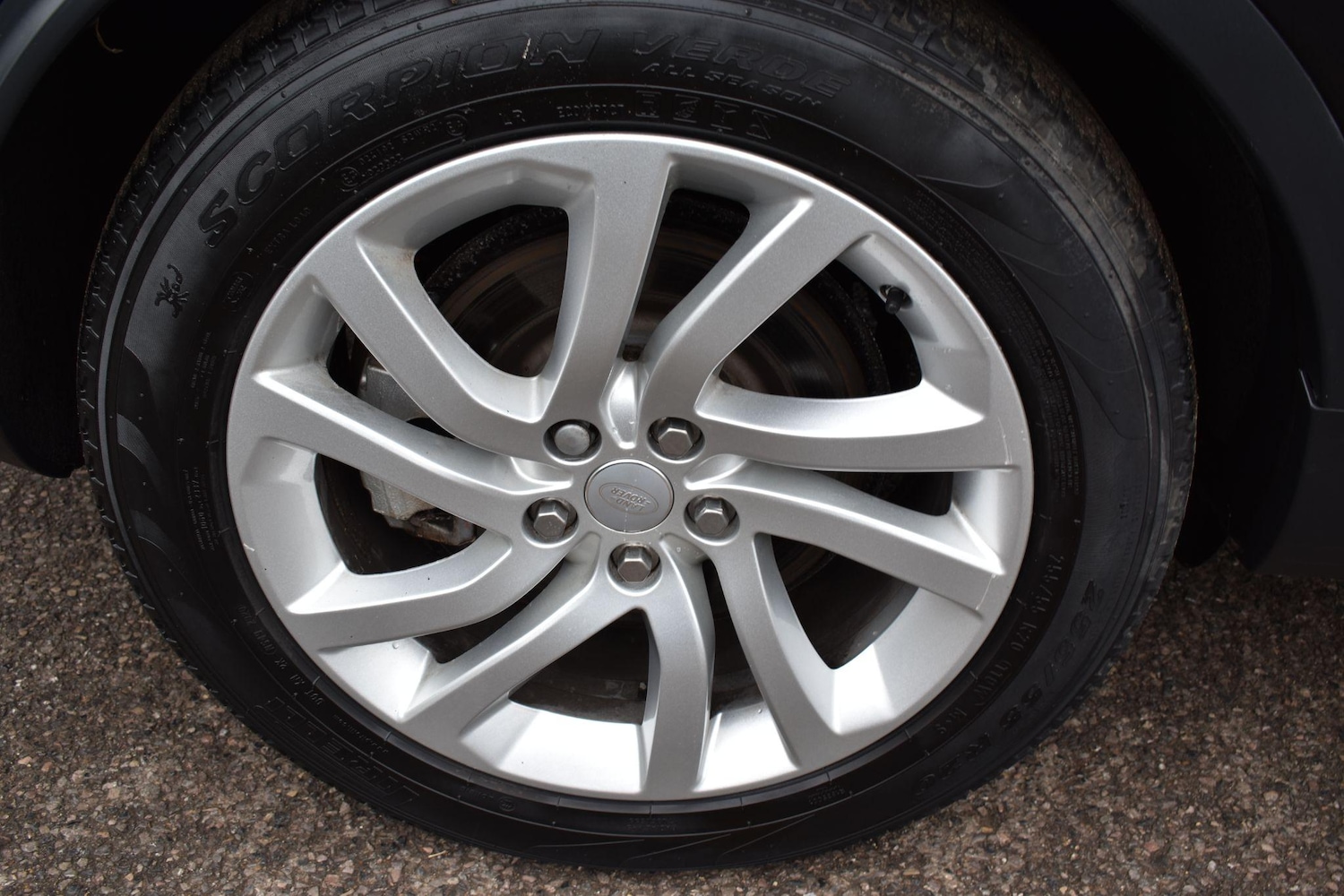 Used Land Rover Discovery 2017 for sale - 76953843: Photo 22