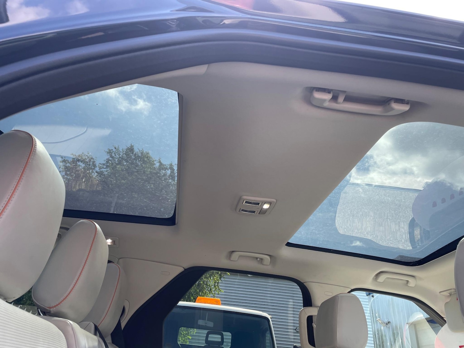 Used Land Rover Discovery 2017 for sale - 76953843: Photo 31