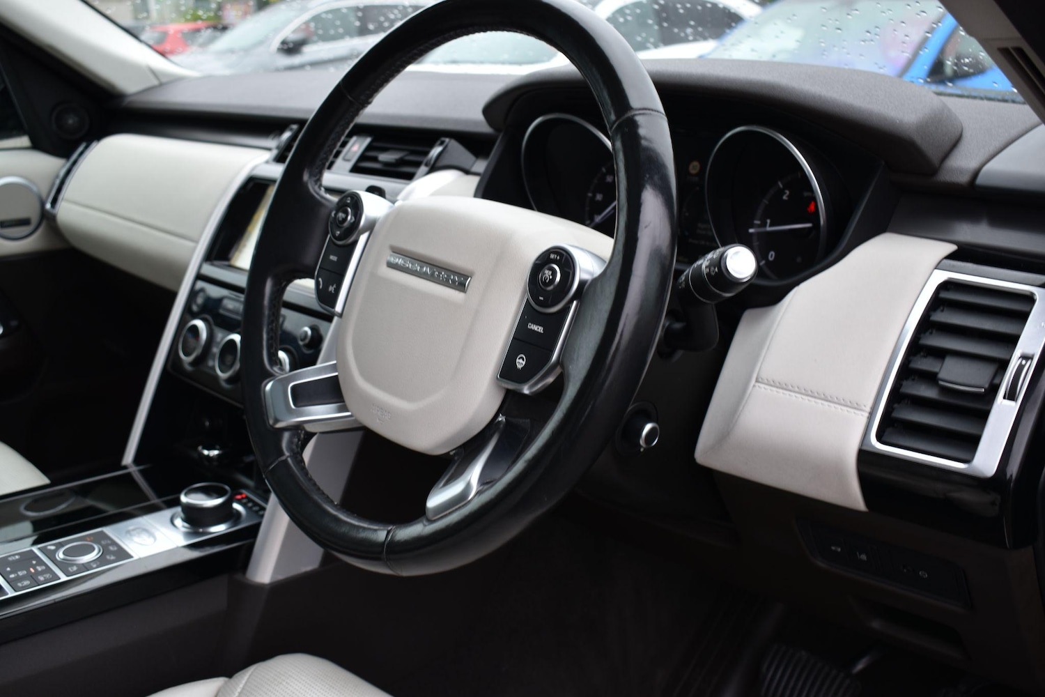 Used Land Rover Discovery 2017 for sale - 76953843: Photo 35