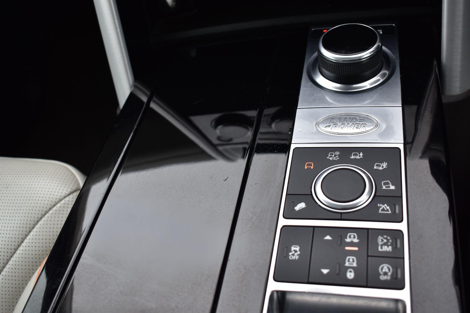 Used Land Rover Discovery 2017 for sale - 76953843: Photo 36