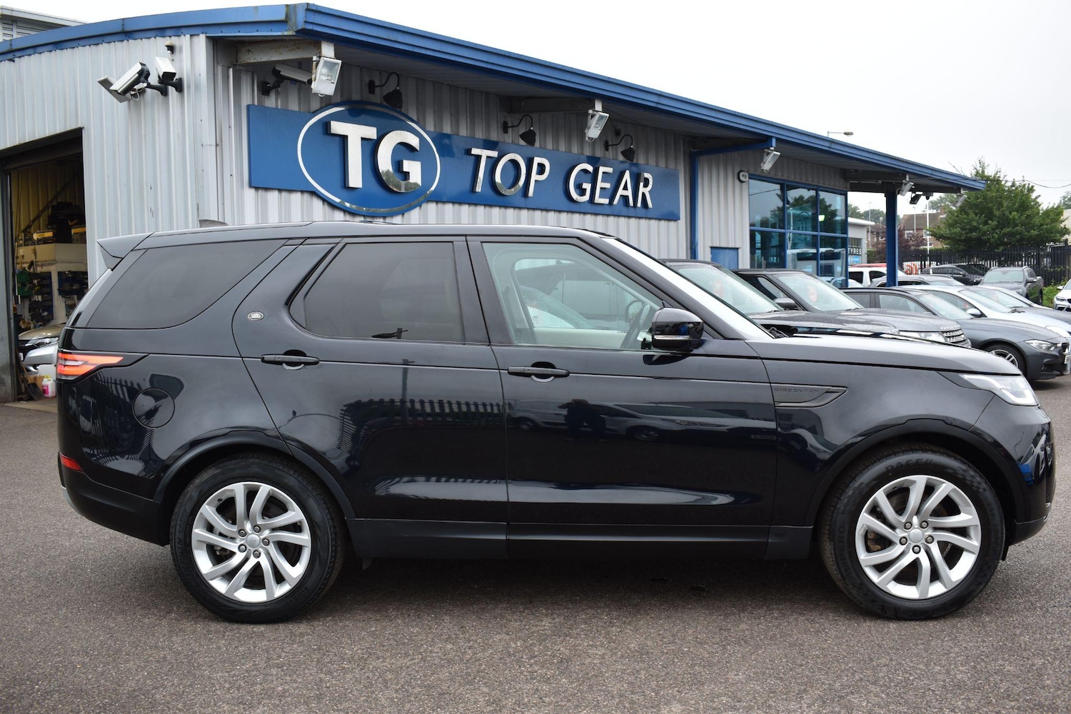 Used Land Rover Discovery 2017 for sale - 76953843: Photo 7