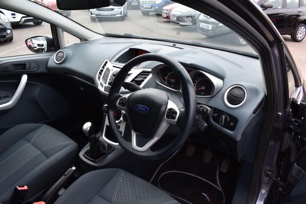 Used Ford Fiesta 2010 for sale - 76305320: Photo 15