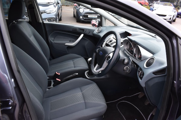 Used Ford Fiesta 2010 for sale - 76305320: Photo 17