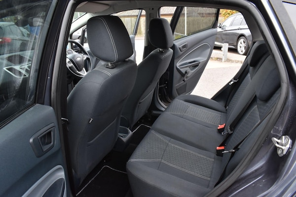 Used Ford Fiesta 2010 for sale - 76305320: Photo 19