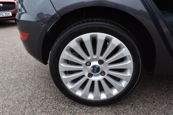 Used Ford Fiesta 2010 for sale - 76305320: Photo 22