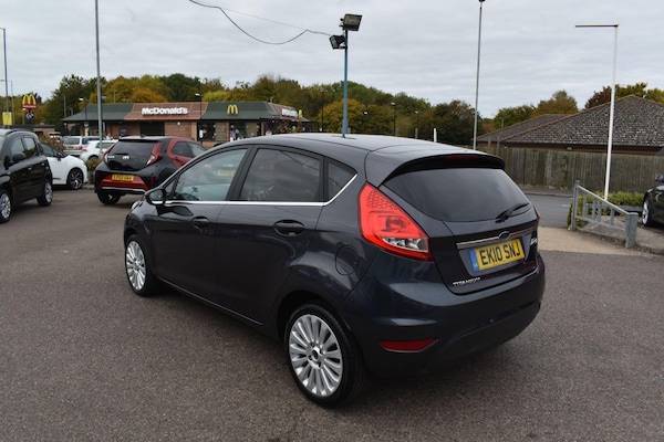 Used Ford Fiesta 2010 for sale - 76305320: Photo 4