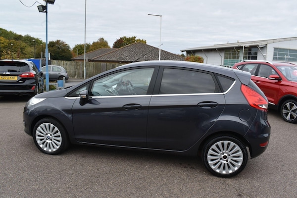 Used Ford Fiesta 2010 for sale - 76305320: Photo 6