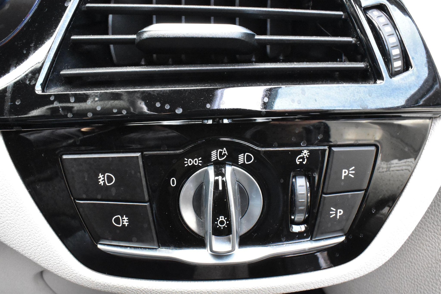 Used BMW 5 Series 2017 for sale - 75994354: Photo 32