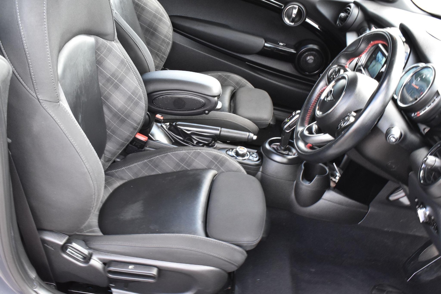 Used MINI Convertible 2019 for sale - 76953848: Photo 14