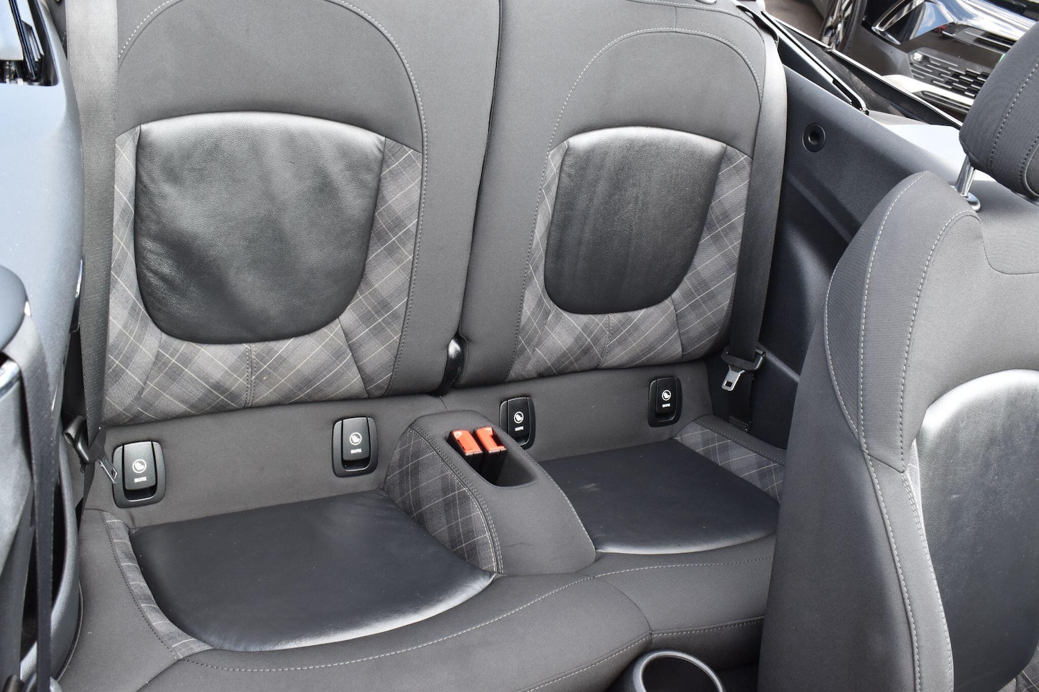 Used MINI Convertible 2019 for sale - 76953848: Photo 15