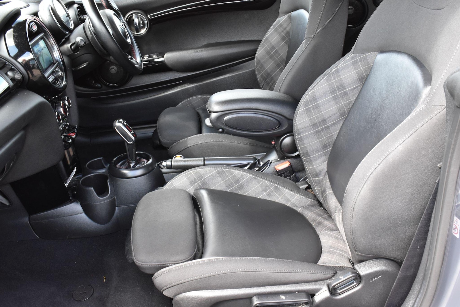 Used MINI Convertible 2019 for sale - 76953848: Photo 28