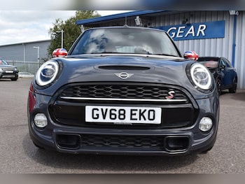 Used MINI Convertible 2019 for sale - 76953848: Photo