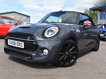 Used MINI Convertible 2019 for sale - 76953848: Photo