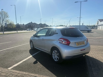 Used Peugeot 208 2015 for sale - 78456633: Photo