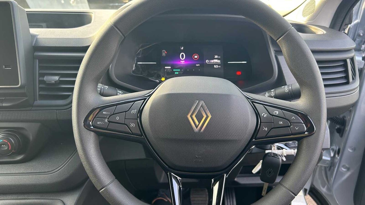 Used Renault Trafic 2025 for sale - 78118570: Photo 15