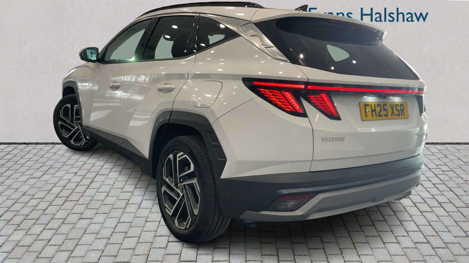 Used Hyundai TUCSON for sale - 77962847: Photo 2