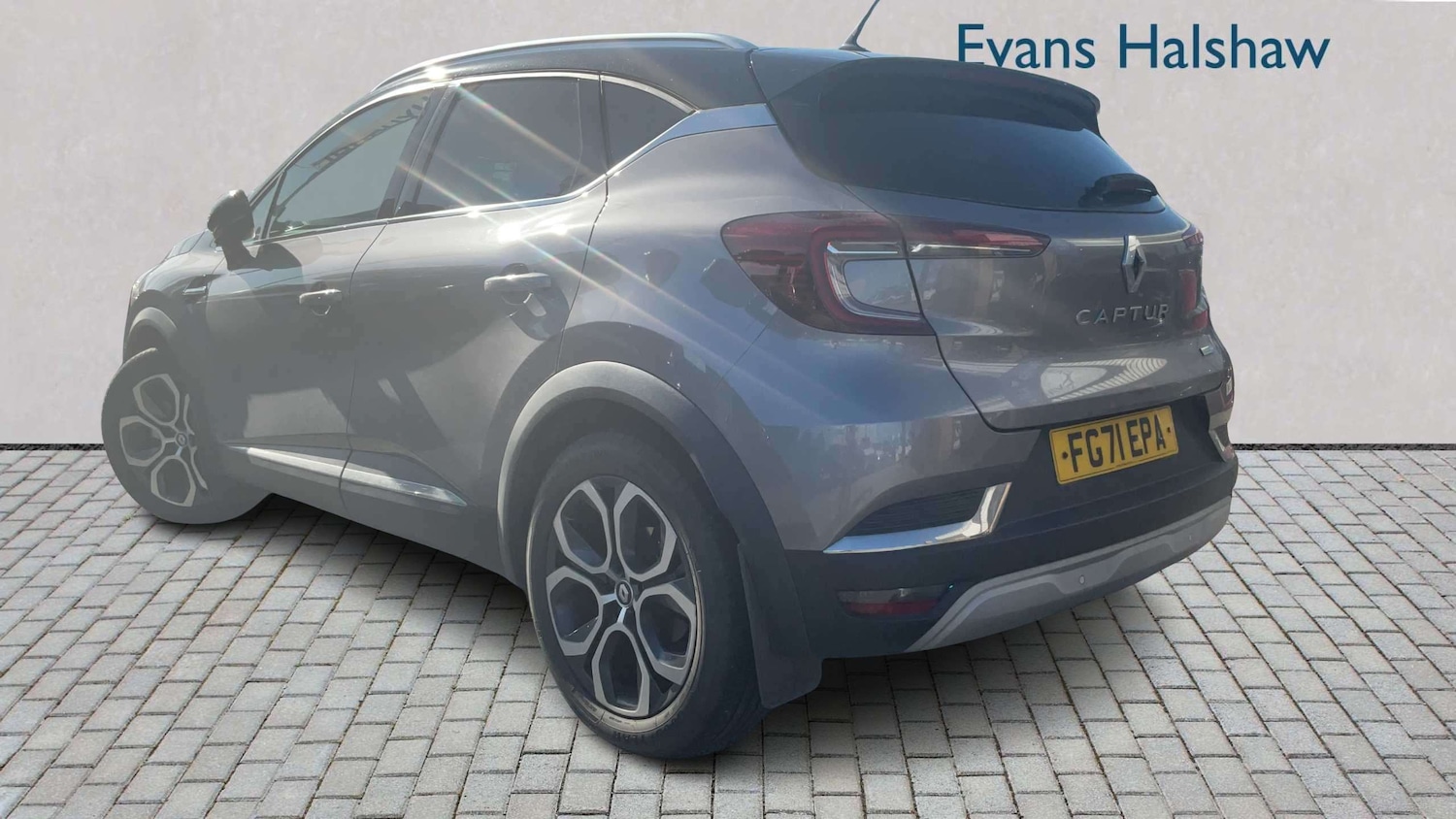 Used Renault Captur 2021 for sale - 78118799: Photo 2