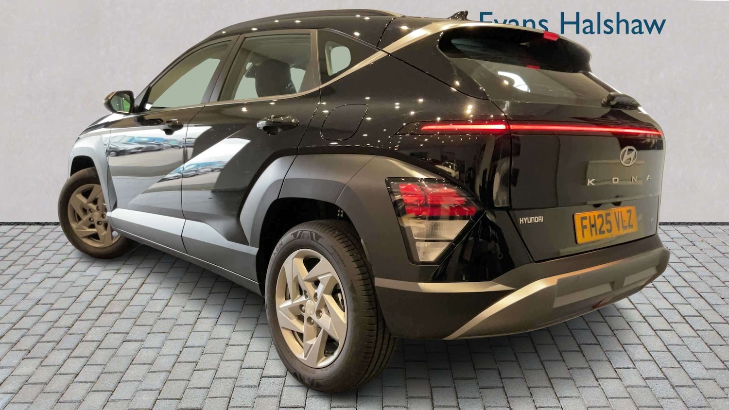 Used Hyundai KONA 2025 for sale - 78010402: Photo 2