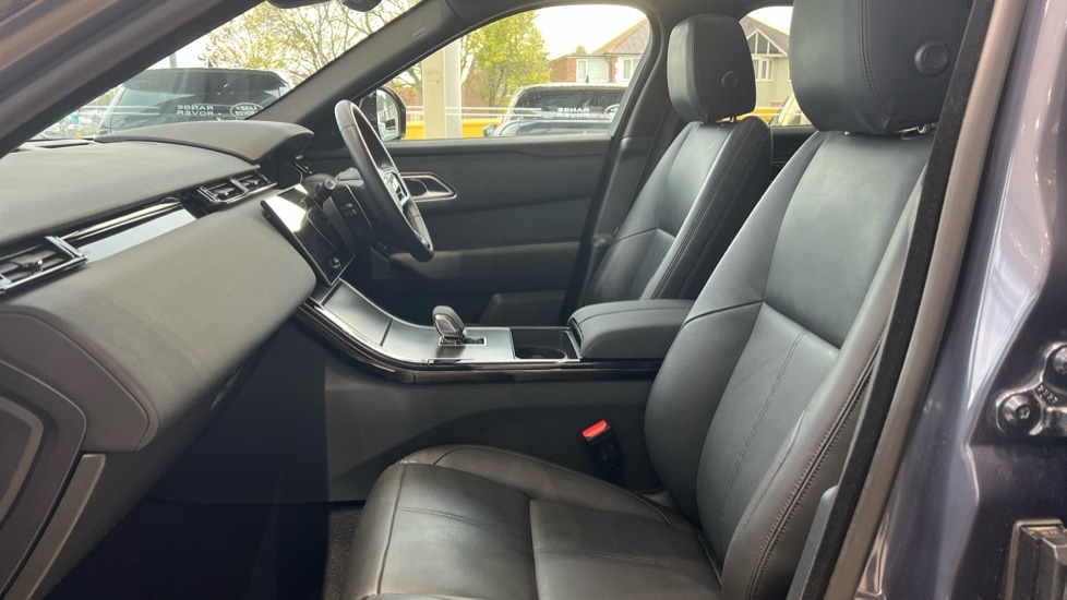 Used Land Rover Range Rover Velar 2023 for sale - 76302445: Photo 3