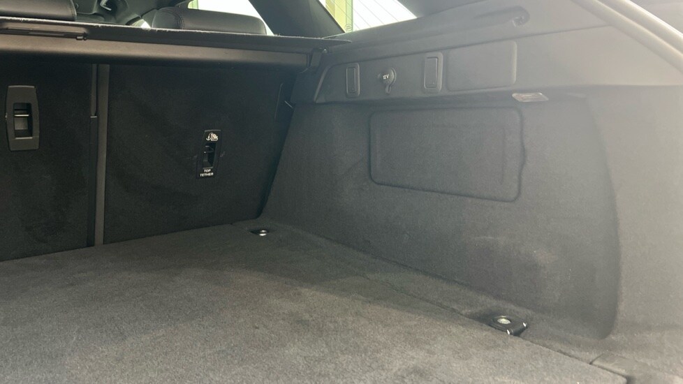 Used Land Rover Range Rover Velar 2023 for sale - 76302445: Photo 35