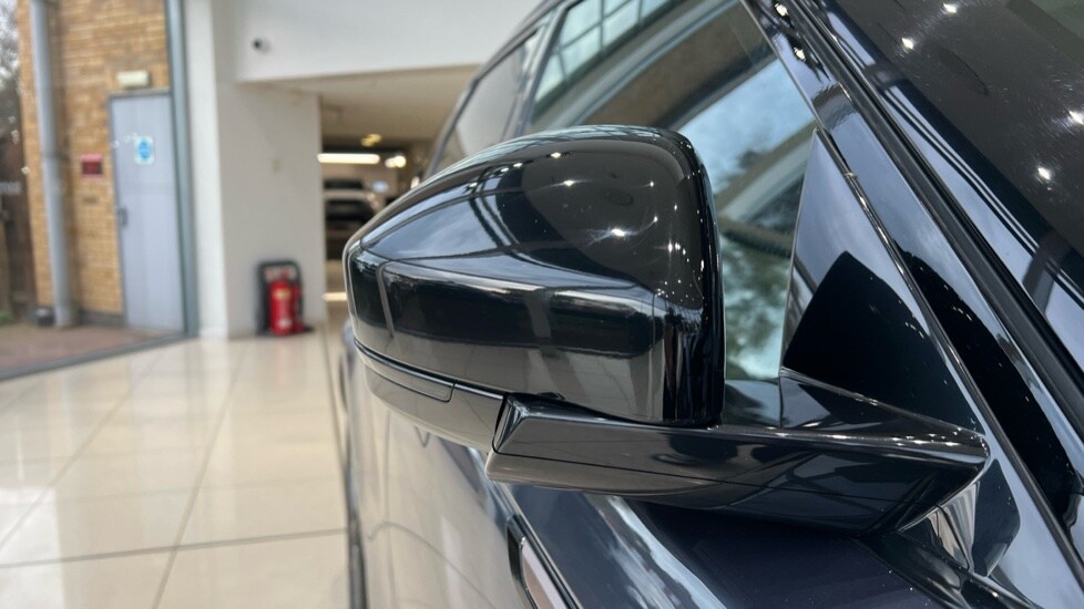 Used Land Rover Range Rover Velar 2023 for sale - 76302445: Photo 40