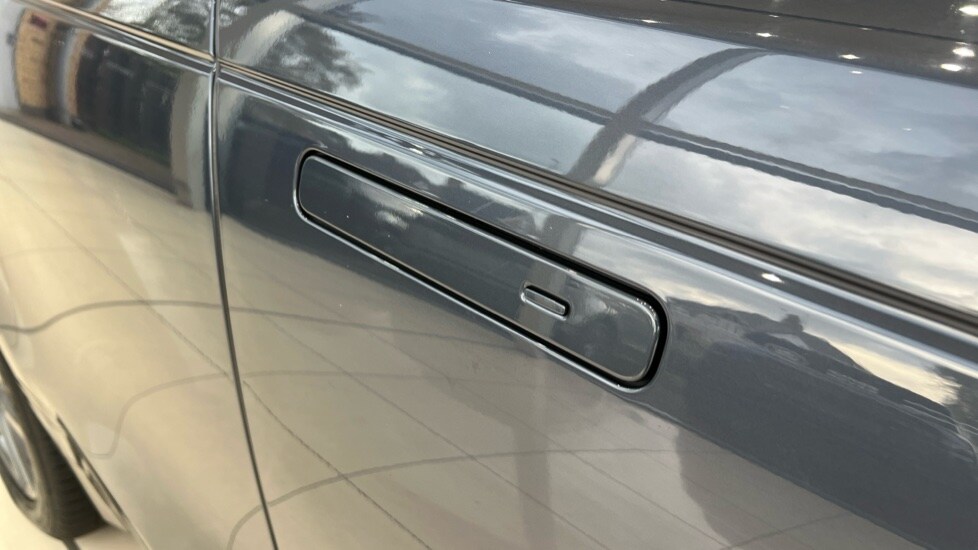 Used Land Rover Range Rover Velar 2023 for sale - 76302445: Photo 41