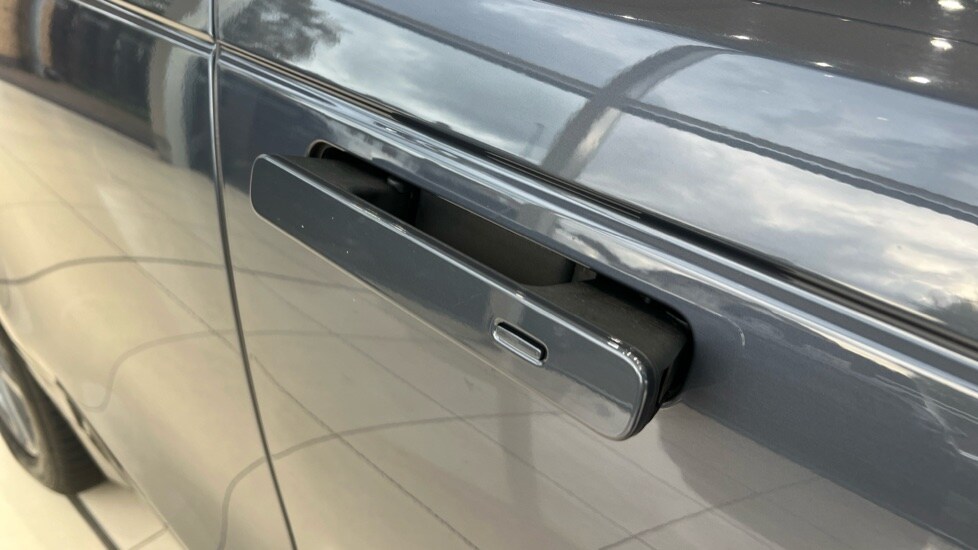 Used Land Rover Range Rover Velar 2023 for sale - 76302445: Photo 42