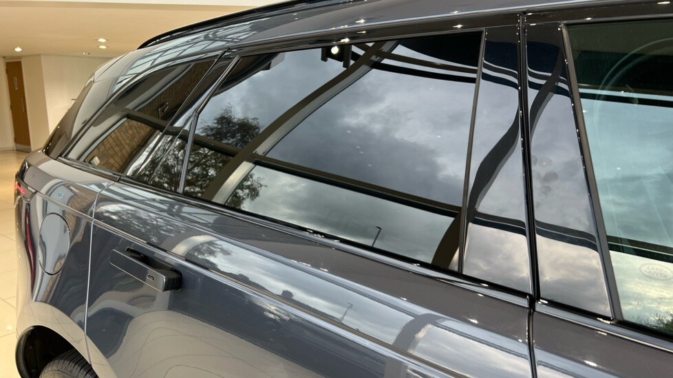 Used Land Rover Range Rover Velar 2023 for sale - 76302445: Photo 43