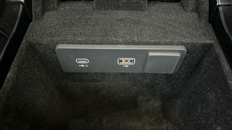 Used Land Rover Range Rover Velar 2023 for sale - 76302445: Photo 64