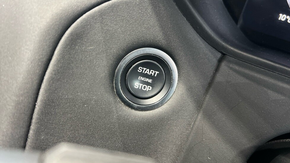 Used Land Rover Range Rover Velar 2023 for sale - 76302445: Photo 65