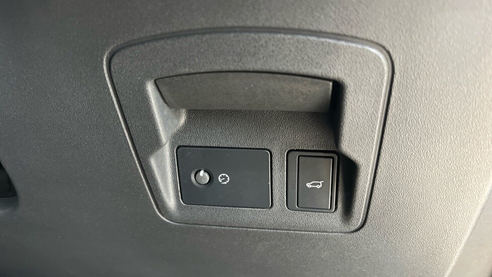 Used Land Rover Range Rover Velar 2023 for sale - 76302445: Photo 70