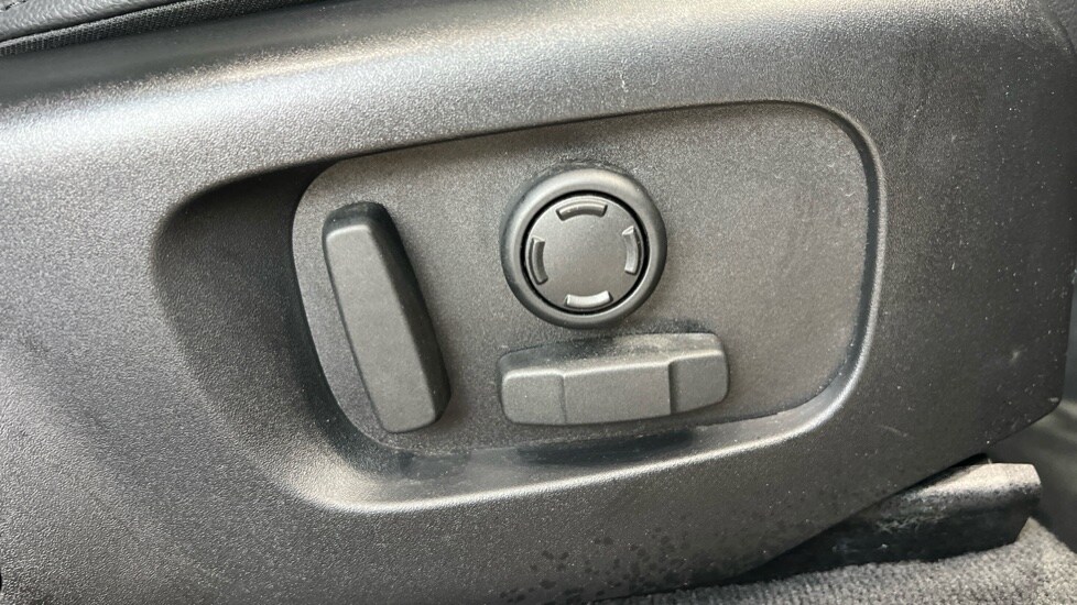 Used Land Rover Range Rover Velar 2023 for sale - 76302445: Photo 71