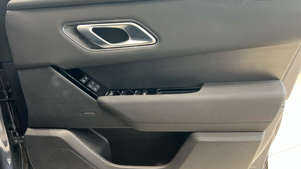 Used Land Rover Range Rover Velar 2023 for sale - 76302445: Photo 76