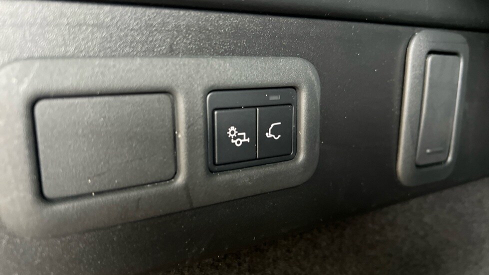 Used Land Rover Range Rover Velar 2023 for sale - 76302445: Photo 81