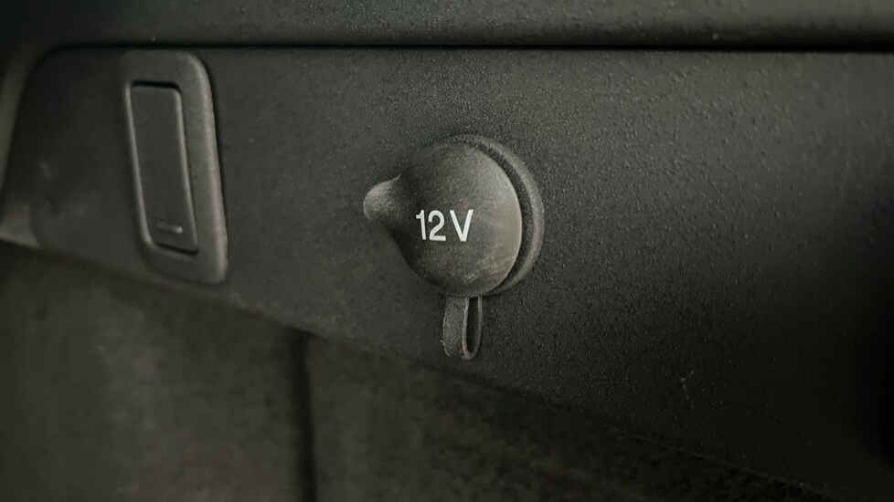 Used Land Rover Range Rover Velar 2023 for sale - 76302445: Photo 82