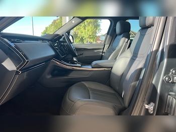 Used Land Rover Range Rover Sport 2024 for sale - 76869011: Photo