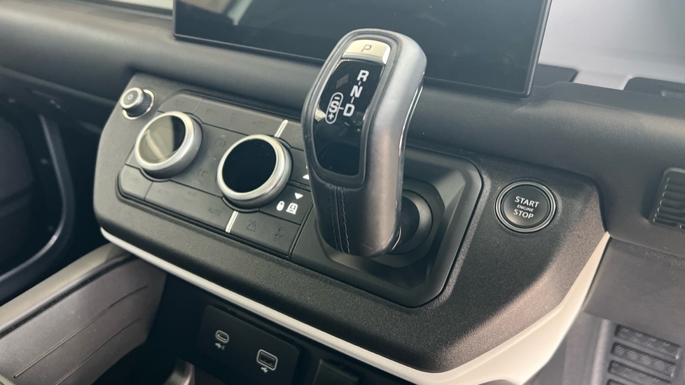 Used Land Rover Defender 2024 for sale - 76061992: Photo 13