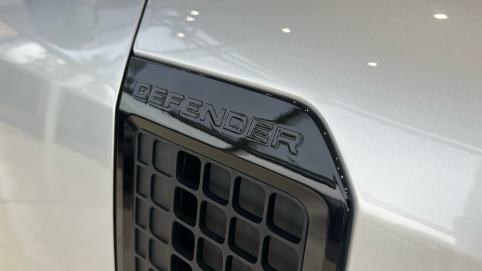 Used Land Rover Defender 2024 for sale - 76061992: Photo 22