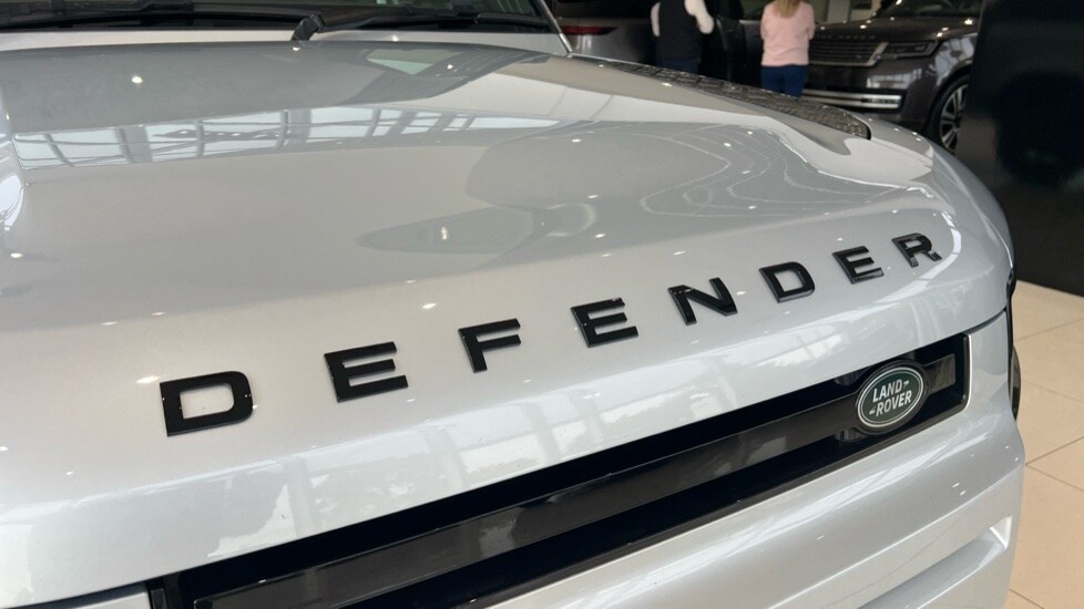 Used Land Rover Defender 2024 for sale - 76061992: Photo 37