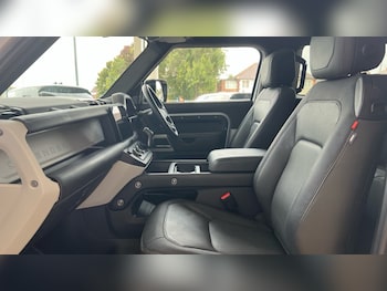 Used Land Rover Defender 2024 for sale - 76061992: Photo 3
