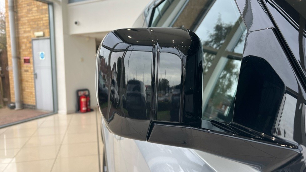 Used Land Rover Defender 2024 for sale - 76061992: Photo 40