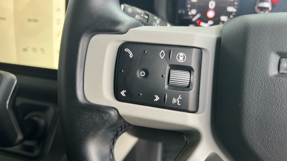 Used Land Rover Defender 2024 for sale - 76061992: Photo 67