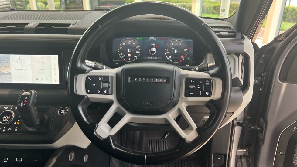 Used Land Rover Defender 2021 for sale - 76229169: Photo 15