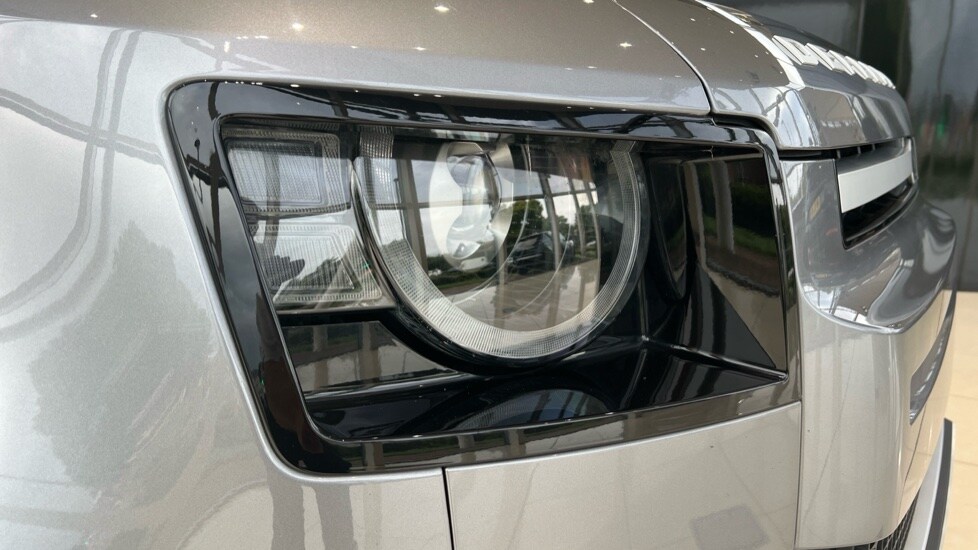 Used Land Rover Defender 2021 for sale - 76229169: Photo 17