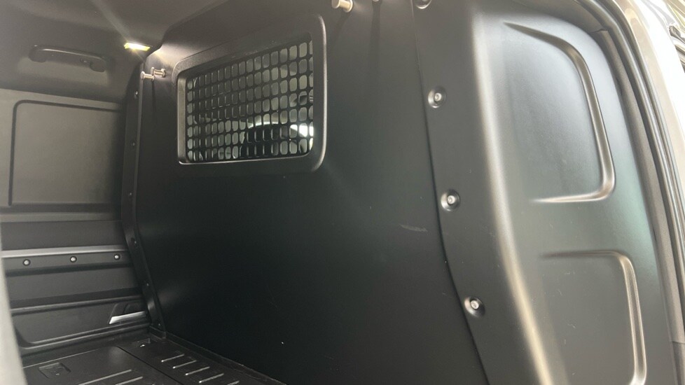 Used Land Rover Defender 2021 for sale - 76229169: Photo 18