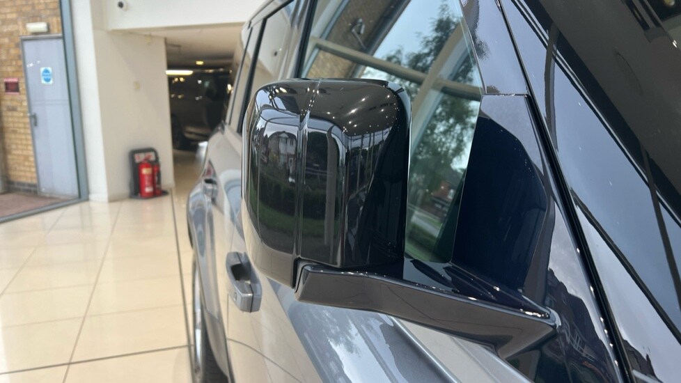 Used Land Rover Defender 2021 for sale - 76229169: Photo 40