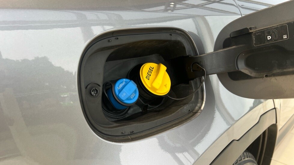 Used Land Rover Defender 2021 for sale - 76229169: Photo 44