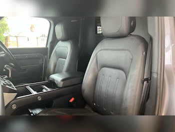 Used Land Rover Defender 2021 for sale - 76229169: Photo 4