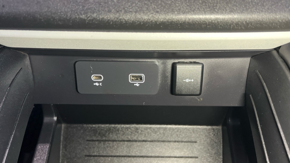 Used Land Rover Defender 2021 for sale - 76229169: Photo 60